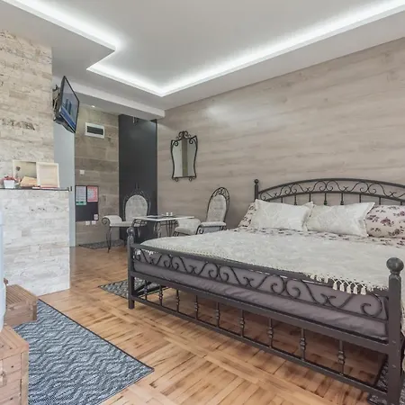 Onore Dell Sa Djakuzijem