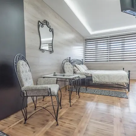 Onore Dell Sa Djakuzijem Apartament *