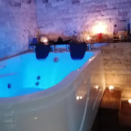 Onore Dell Sa Djakuzijem Apartament *