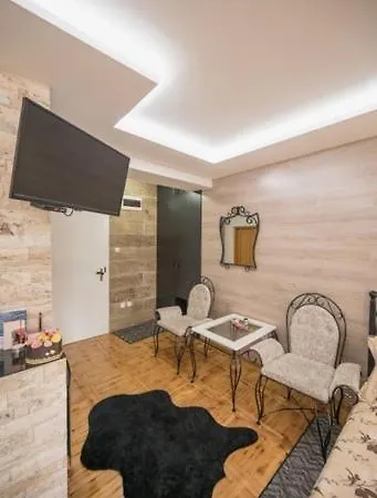 Onore Dell Sa Djakuzijem Apartament *