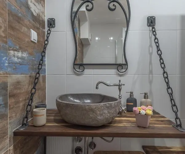 아파트 Onore Dell Sa Djakuzijem *