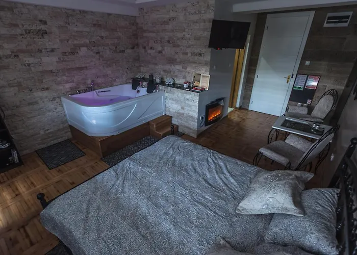 아파트 Onore Dell Sa Djakuzijem *