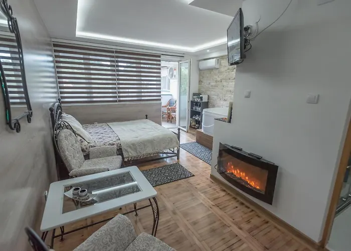 Onore Dell Sa Djakuzijem Banja Koviljača