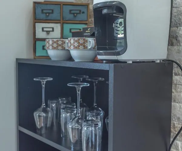 아파트 Onore Dell Sa Djakuzijem *