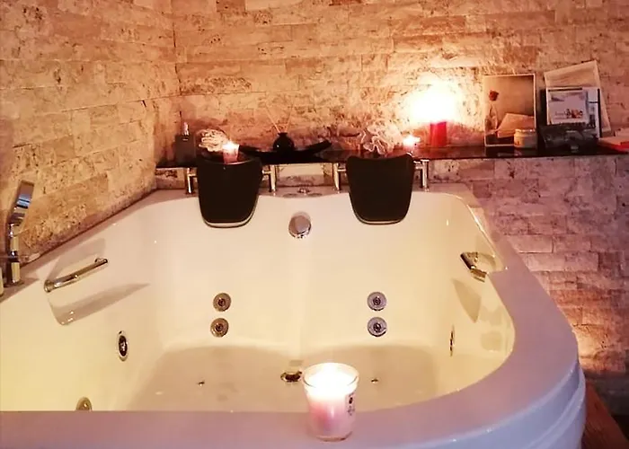 아파트 Onore Dell Sa Djakuzijem *