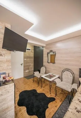 Onore Dell Sa Djakuzijem 아파트 *